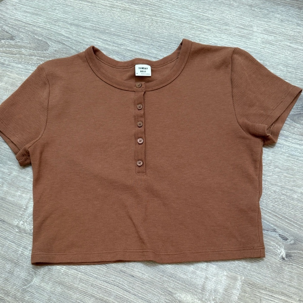 Aritzia Crop Tee Bundle(2) Medium - Picture 2 of 11